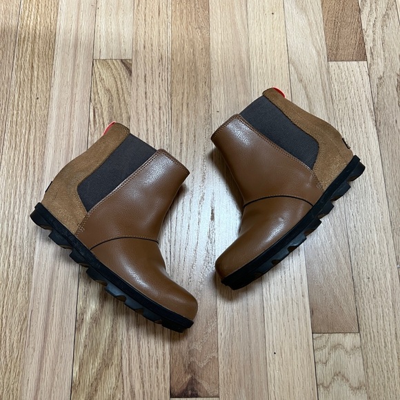 Sorel Joan of Arctic Brown Leather Wedge II Chelsea Boots Ankle Booties Size 5 - Picture 2 of 12